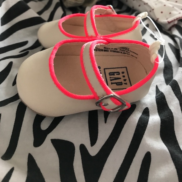 Babygap girl shoes - Picture 2 of 3